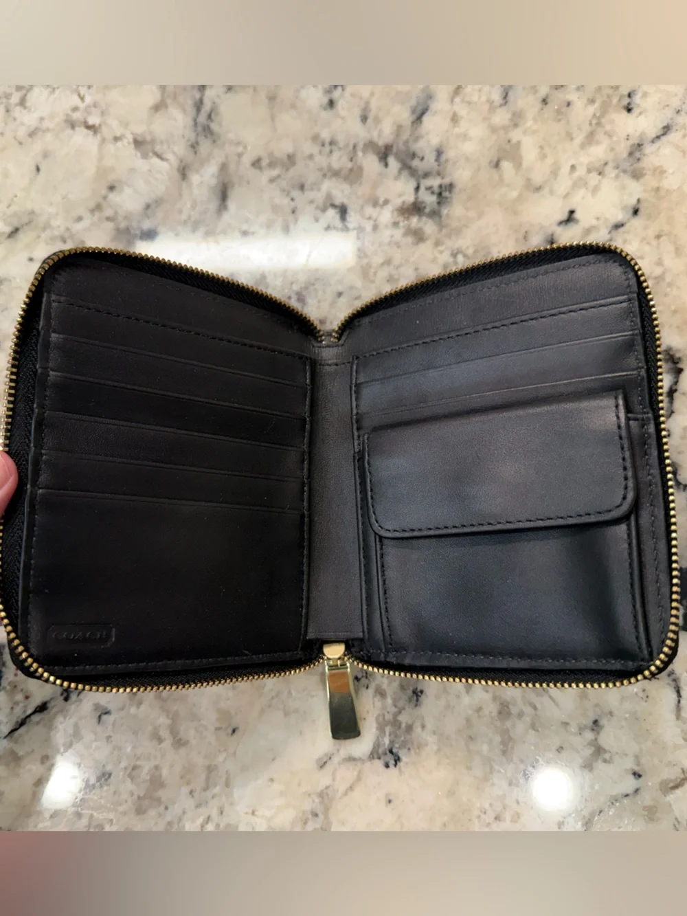 Coach EUC Black Leather Zip Around Wallet w/Gold Logo